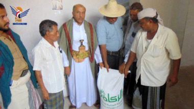 Verteilung von 1.892 Gasflaschen und Getreide-Zakat an die Armen im Bezirk Bayt al-Faqih in Hodeidah