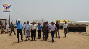 Verkehrsminister inspiziert den Hafen von Salif und die Anlage in Ras Issa
