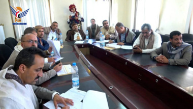 Discuter du rapport annuel de réalisation de l'Unité de financement des projets et des initiatives à Amran