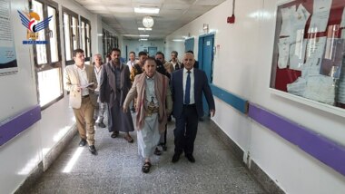 Stellvertretender Gesundheitsminister prüft den Fortschritt der Arbeiten im Al-Sabeen-Krankenhaus und im Nationalen Bluttransfusionszentrum