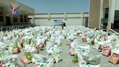 ​مؤسسة قنوان ومنظمة الموطن توزعان سلال غذائية بأمانة العاصمة