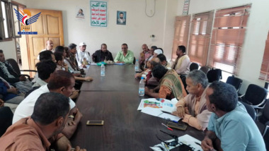 Réunion élargie dans le district d'Al-Hali à Hodeïda pour préparer les activités et les cours d'été