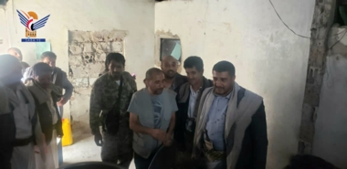 Distribution of food meals to needy in al-Balili neighborhood in Sana'a inaugurated