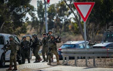 El enemigo disparó a un niño de Jerusalén y arrestó a un joven durante una redada en el campamento de Shuafat