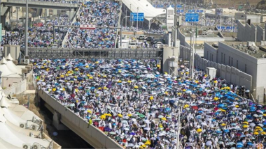 مشعر منى يستقبل حجاج بيت الله الحرام لرمي جمرة العقبة