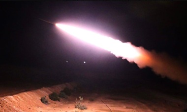 Atacando con misiles y drones las dos bases militares estadounidenses más importantes del este de Siria