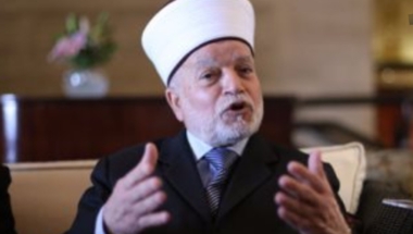 Grand Mufti of Palestine condemns enemy's roof of courtyard of Ibrahimi Mosque