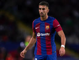 Barcelona gibt die verletzungsbedingte Abwesenheit seines Spielers Ferran Torres bekannt