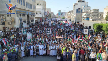 تجمع گسترده مردم در 21 میدان در الحدیده در همبستگی با مردم فلسطین
