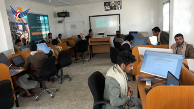 Starting training course computer for martyrs' children in Amran