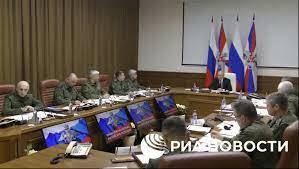 Putin visita el cuartel general de la operación militar en Ucrania y escucha el informe del Estado Mayor ruso
