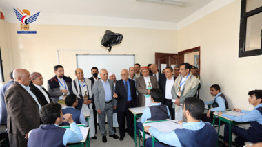 Das oberste politische Mitglied Al-Rahwi eröffnet die High-School-Prüfungen im Sekretariat der Hauptstadt und des Gouvernements