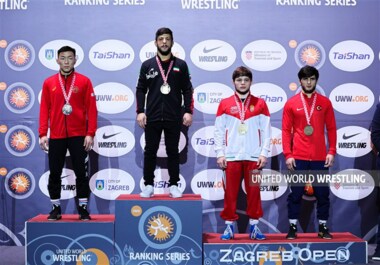 إيران تفوز بذهبيتين وفضية في بطولة التصنيف العالمي للمصارعة الحرة في زغرب