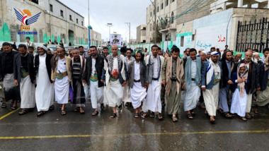 Beerdigung der beiden Märtyrer Awdain und Al-Nashri in der Provinz Hadscha