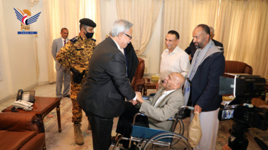 Dr. Bin Habtoor meets with number of ministers, officials in caretaker government