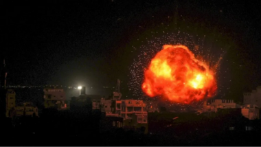 استشهاد 11 فلسطينيا واصابة 35 اخرين إثر قصف منزل وسط قطاع غزة 