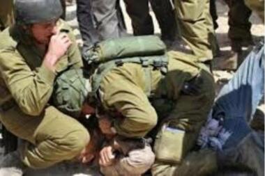 إصابة شاب فلسطيني برصاص العدو الصهيوني شمال مدينة القدس المحتلة