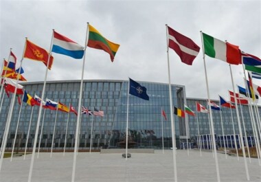 أعضاء حلف الناتو يوقّعون بروتوكولات انضمام فنلندا والسويد للحلف