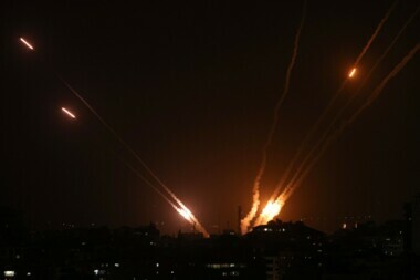 Al-Quds-Brigaden bombardieren die besetzte Stadt Aschkelon und den Gazastreifen mit Raketenstößen