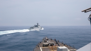 Beijing conducts maneuvers in South China Sea