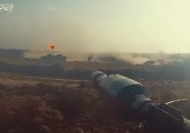 القسام تستهدف دبابةً صهيونيةً متوغلة غرب جباليا بقذيفة 