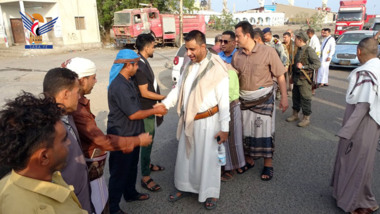 زيارة عيدية للمناوبين في موانئ الحديدة