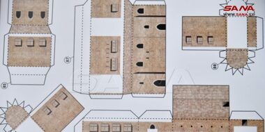 شاب يصمم لعبة تفاعلية للمواقع الأثرية في سوريا من ورق الكرتون