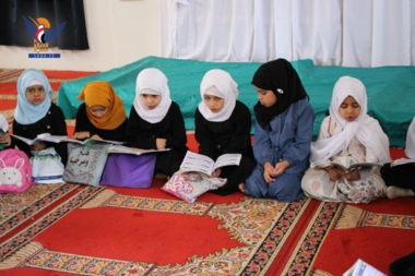 Écoles d'été pour filles dans la capitale Sanaa, participation et interaction sans précédent