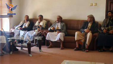 محافظ المحويت يتفقد الانضباط الوظيفي بعد إجازة عيد الفطر المبارك