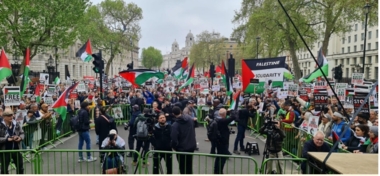 Hundreds demonstrate in London & Paris to condemn Zionist aggression on Gaza Strip