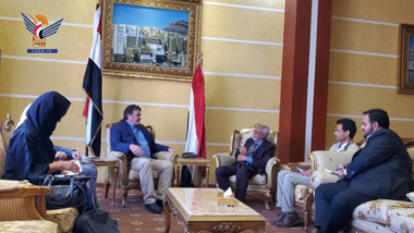السفير حجر يلتقي منسق الشؤون الإنسانية للأمم المتحدة وممثل اليونيسف في اليمن