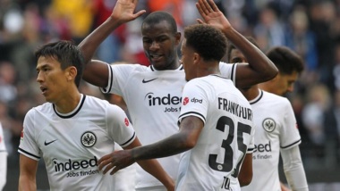 الدوري الألماني: فرانكفورت يلحق الخسارة الأولى بالمتصدر أونيون برلين 2-0