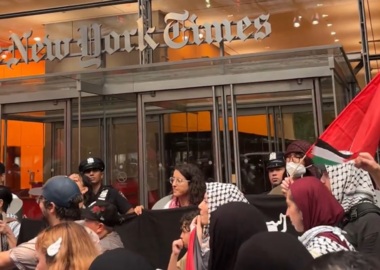 Demonstrations outside U.S. media outlets denounce coverage biased in Zionist entity favor