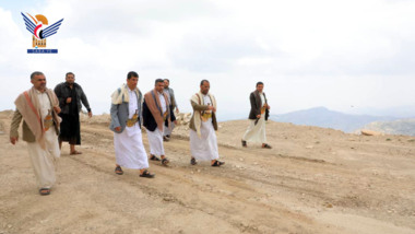 Dr. Abou Lahoum inspecte l'avancement des travaux sur les projets communautaires à Saada