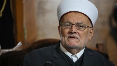  Zionist enemy arrests Sheikh Akram Sabri