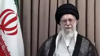 خامنئي: العدو الصهيوني ارتكب خطأ فادحا وجريمة كبيرة وهو يعاقب الآن