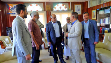 نائب وزير الصحة يطلع على مستوى الانضباط الوظيفي بديوان الوزارة