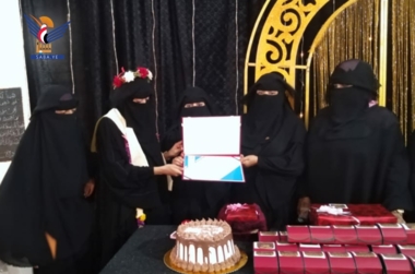 تكريم 25 طالبة من حافظات القرآن بمديرية الحوك بالحديدة