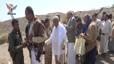 أمين العاصمة ومحافظ الحديدة يزوران المرابطين في الساحل الغربي