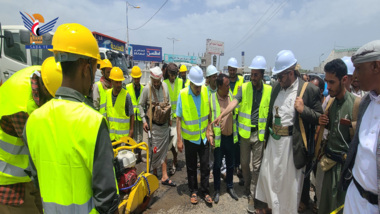 Al-Musawa inaugure les travaux de réhabilitation, de restauration et d'entretien des routes de la 30e rue (Thalatheen) dans le gouvernorat de Taiz