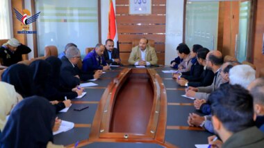 Diskussion über Entwicklungsmechanismen im Industriesektor in Sana'a