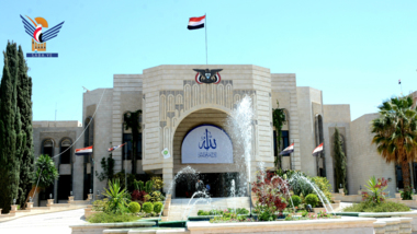 مصدر حكومي يدين جريمة اغتيال موظف أممي في التربة بمحافظة تعز