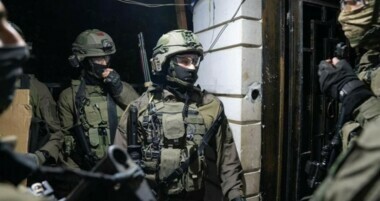 Verletzungen und Festnahmen während einer massiven Razzia im besetzten Westjordanland
