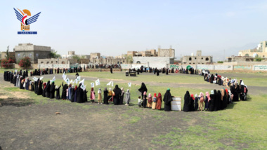 وقفة للهيئة النسائية بتعز بذكرى مجزرة تنومة وسدوان