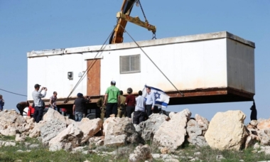 Siedler errichten einen Siedlungsaußenposten auf dem Qusra-Gebiet südlich von Nablus