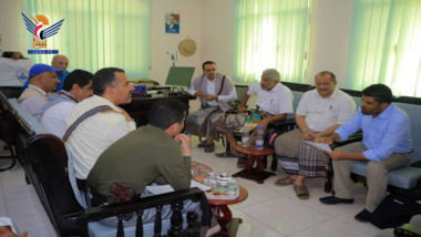 Discussing service and development projects of UNEPS office in Hodeida