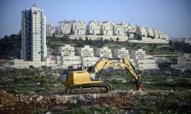 Der zionistische Feind genehmigt den Bau von 1.738 Siedlungseinheiten in Quds