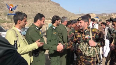 Los Dirigentes de seguridad en Al Dhale'e visitan unidades de seguridad, departamentos y puestos de control.