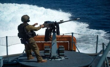 Zionist enemy boats target fishing boats in the northern sea of the Gaza Strip