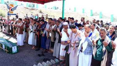تشييع جثمان الشهيد نصر الله العمري بمديرية التعزية